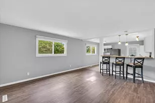 2402 W Kirby Ave, Champaign, IL 61821 - Photo 4
