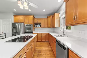 2168 Whitetail Dr, Aurora, IL 60503 - Photo 10