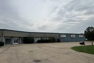 695 Schneider Dr, South Elgin, IL 60177 - Photo 1