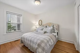 1930 W Addison St, Chicago, IL 60613 - Photo 12