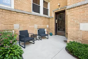 1930 W Addison St, Chicago, IL 60613 - Photo 4