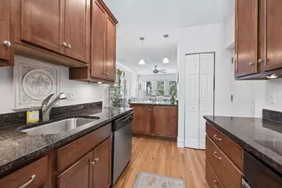 1930 W Addison Street #1S, Chicago, IL 60613 - Photo 8