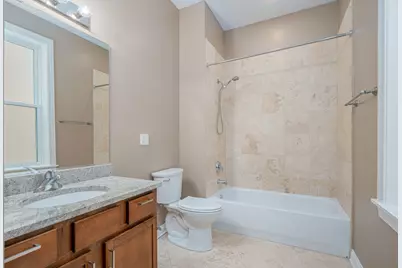 2335 W Iowa Street #1R, Chicago, IL 60622 - Photo 14