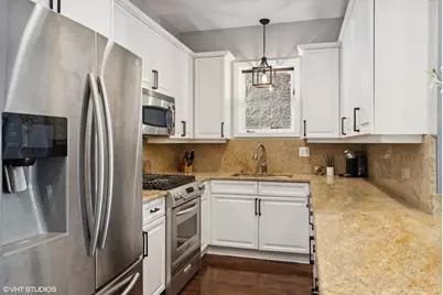 3233 N Racine Avenue #1, Chicago, IL 60657 - Photo 8