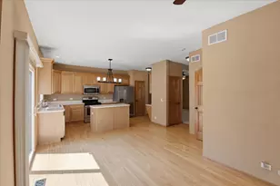 2014 Peterson Pl, Batavia, IL 60510 - Photo 8