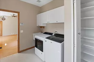 2014 Peterson Pl, Batavia, IL 60510 - Photo 12