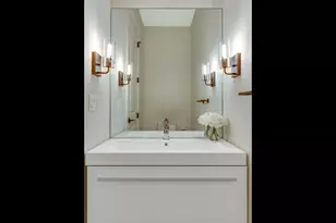 6915 N Western Ave, Chicago, IL 60645 - Photo 12