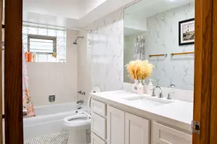 2201 Pine St, Des Plaines, IL 60018 - Photo 12