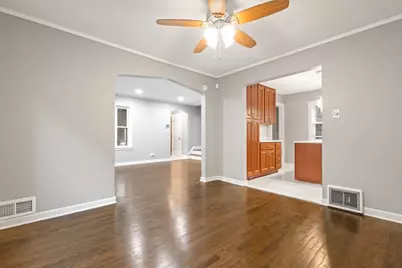 10231 S Rhodes Avenue, Chicago, IL 60628 - Photo 6