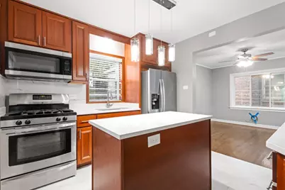 10231 S Rhodes Avenue, Chicago, IL 60628 - Photo 8
