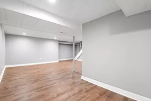 10231 S Rhodes Ave, Chicago, IL 60628 - Photo 22