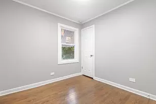 10231 S Rhodes Ave, Chicago, IL 60628 - Photo 14