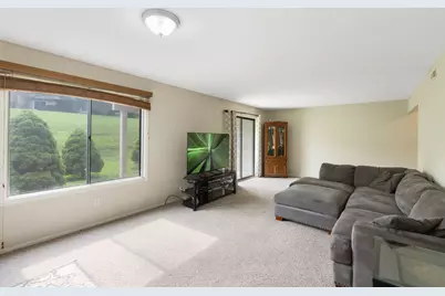 508 Waters Edge Drive #D, McHenry, IL 60050 - Photo 4