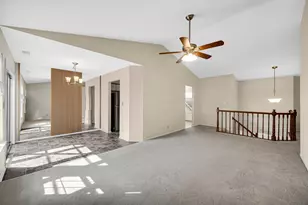 1914 Quaker Hollow Ln, Streamwood, IL 60107 - Photo 8