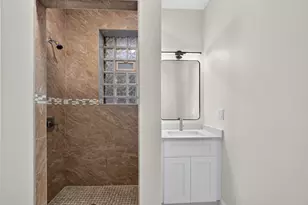 3023 W Wellington Ave, Chicago, IL 60618 - Photo 10