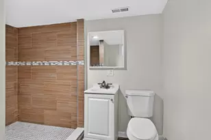 3023 W Wellington Ave, Chicago, IL 60618 - Photo 12