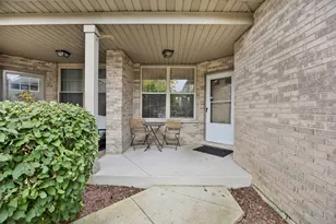 9135 Mansfield Dr, Tinley Park, IL 60487 - Photo 1