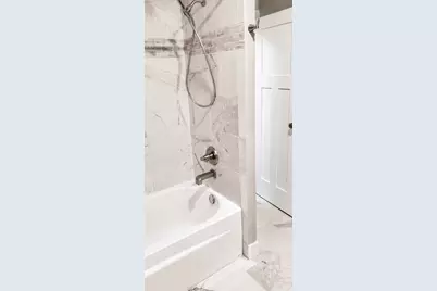1915 N Chestnut Avenue, Arlington Heights, IL 60004 - Photo 14