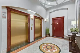 230 W Division St, Chicago, IL 60610 - Photo 2