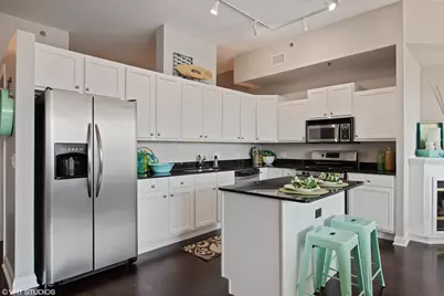 230 W Division Street #1404, Chicago, IL 60610 - Photo 6
