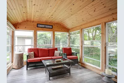 717 Roberts Road, Winthrop Harbor, IL 60096 - Photo 18