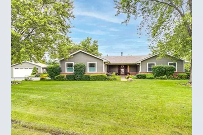 717 Roberts Road, Winthrop Harbor, IL 60096 - Photo 2