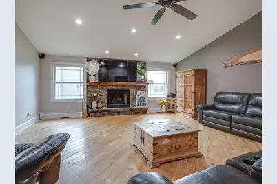 717 Roberts Road, Winthrop Harbor, IL 60096 - Photo 20