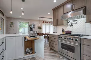 717 Roberts Rd, Winthrop Harbor, IL 60096 - Photo 12
