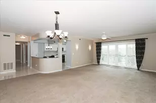 740 Creekside Dr, Mount Prospect, IL 60056 - Photo 6