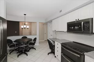 740 Creekside Dr, Mount Prospect, IL 60056 - Photo 10
