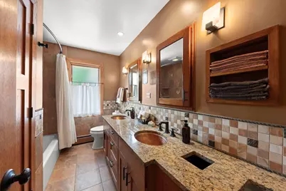 510 W Prairie Avenue, Wheaton, IL 60187 - Photo 28
