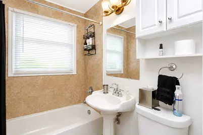 3006 S Elder Lane, Holiday Hills, IL 60051 - Photo 10
