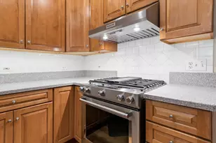 1204 Ashbrook Ct, Darien, IL 60561 - Photo 16