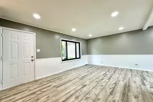 18W158 16th St, Villa Park, IL 60181 - Photo 2