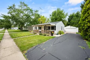 621 Fairlane Ave, Dekalb, IL 60115 - Photo 2