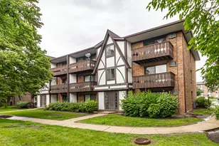1004 Centurion Ln, Vernon Hills, IL 60061 - Photo 1