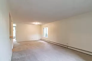 1004 Centurion Ln, Vernon Hills, IL 60061 - Photo 2