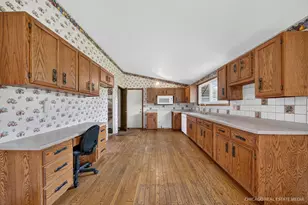 18817 W Union Rd, Union, IL 60180 - Photo 12