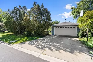 100 S Wisconsin Ave, Addison, IL 60101 - Photo 20