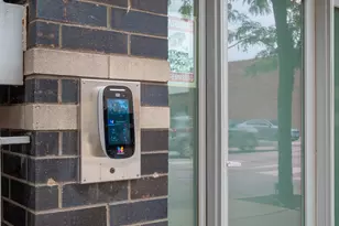 3559 W Montrose Ave, Chicago, IL 60618 - Photo 2