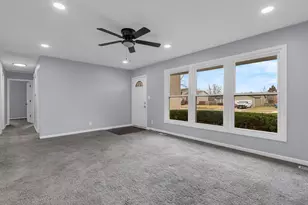 1295 Foxcroft Dr, Aurora, IL 60506 - Photo 4