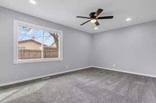 1295 Foxcroft Dr, Aurora, IL 60506 - Photo 26