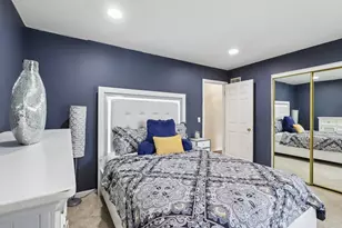 18106 W Hampshire Dr, Gurnee, IL 60031 - Photo 26