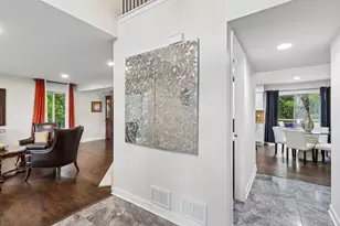 18106 W Hampshire Dr, Gurnee, IL 60031 - Photo 6