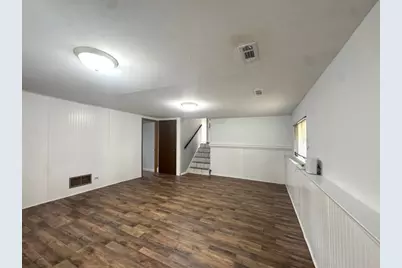 643 N Iowa Avenue, Villa Park, IL 60181 - Photo 4