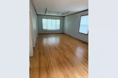2439 W Byron Street, Chicago, IL 60618 - Photo 2