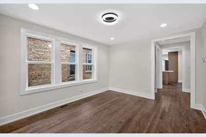 5852 W Newport Avenue, Chicago, IL 60634 - Photo 8