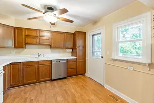 7615 Walnut Ave, Woodridge, IL 60517 - Photo 6