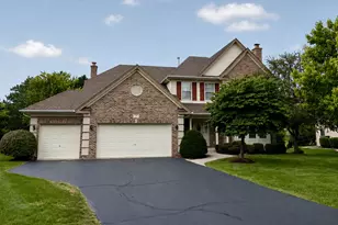 4 Wellesley Ct, Hawthorn Woods, IL 60047 - Photo 1