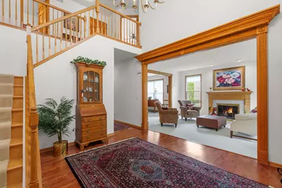 4 Wellesley Court, Hawthorn Woods, IL 60047 - Photo 2